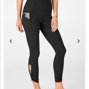 Fabletics PureLuxe Oasis Twist 7/8 ⭐️